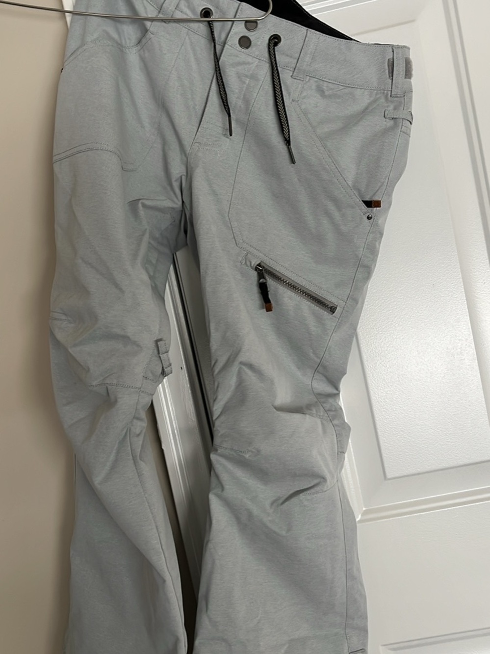 Roxy Light Gray Ski & Snowboard Pants with Zip Pocket